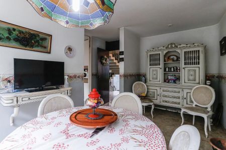 Casa para alugar com 750m², 4 quartos e 5 vagas Casa para alugar com 750m², 4 quartos e 5 vagasSala de Almoço