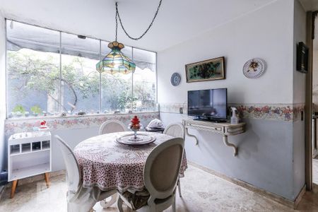 Casa para alugar com 750m², 4 quartos e 5 vagas Casa para alugar com 750m², 4 quartos e 5 vagasSala de Almoço