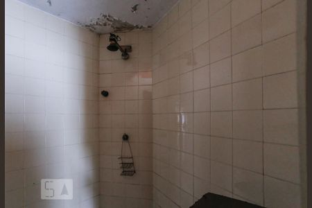 Casa para alugar com 750m², 4 quartos e 5 vagas Casa para alugar com 750m², 4 quartos e 5 vagasBanheiro 2 Piscina