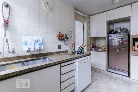 Casa para alugar com 750m², 4 quartos e 5 vagas Casa para alugar com 750m², 4 quartos e 5 vagasCozinha