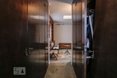 Casa para alugar com 750m², 4 quartos e 5 vagas Casa para alugar com 750m², 4 quartos e 5 vagasCloset