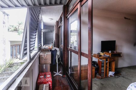 Casa para alugar com 750m², 4 quartos e 5 vagas Casa para alugar com 750m², 4 quartos e 5 vagasVaranda Quarto 1