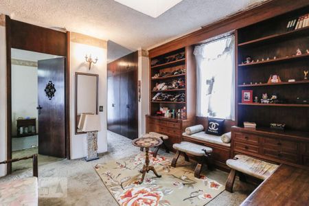 Casa para alugar com 750m², 4 quartos e 5 vagas Casa para alugar com 750m², 4 quartos e 5 vagasSala Íntima