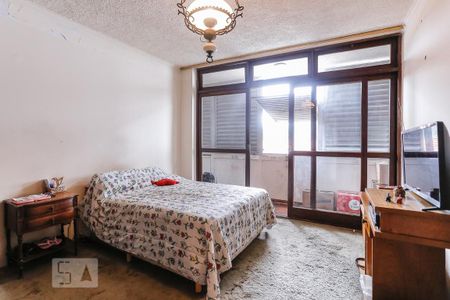 Casa para alugar com 750m², 4 quartos e 5 vagas Casa para alugar com 750m², 4 quartos e 5 vagasQuarto 1