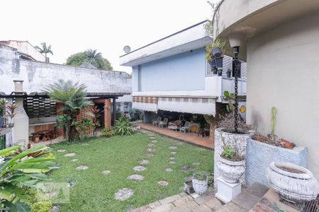 Casa para alugar com 750m², 4 quartos e 5 vagas Casa para alugar com 750m², 4 quartos e 5 vagasQuintal