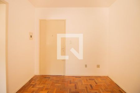 Sala de kitnet/studio para alugar com 1 quarto, 32m² em Passo da Areia, Porto Alegre