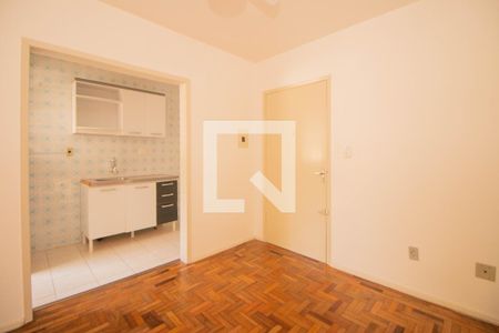 Sala de kitnet/studio para alugar com 1 quarto, 32m² em Passo da Areia, Porto Alegre