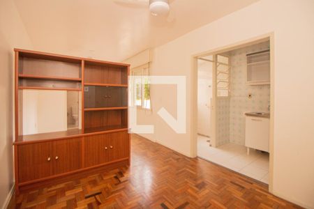 Sala de kitnet/studio para alugar com 1 quarto, 32m² em Passo da Areia, Porto Alegre