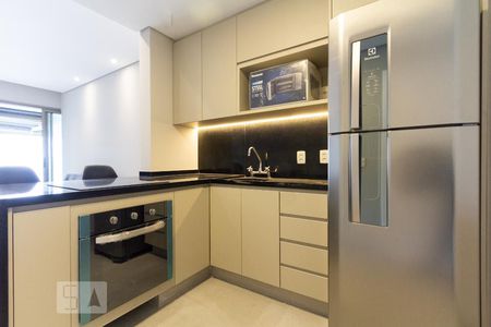 Sala/Cozinha de apartamento para alugar com 1 quarto, 90m² em Itaim Bibi, São Paulo