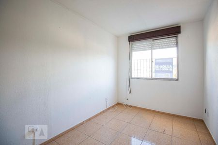 Sala  de apartamento para alugar com 2 quartos, 48m² em Jardim Itu, Porto Alegre