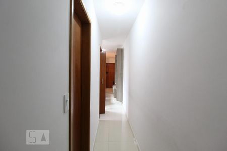 Corredor de apartamento para alugar com 2 quartos, 48m² em Vila Guaraciaba, Santo André