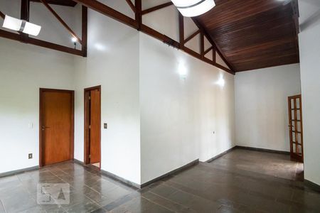 Sala de casa para alugar com 3 quartos, 231m² em Ribeirânia, Ribeirão Preto