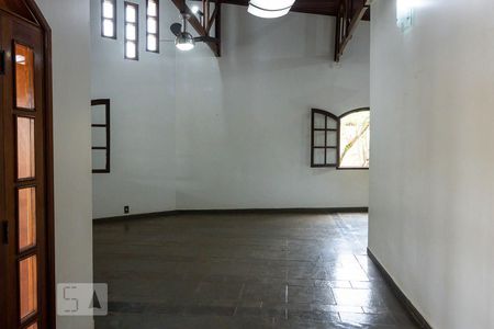 Sala de casa para alugar com 3 quartos, 231m² em Ribeirânia, Ribeirão Preto