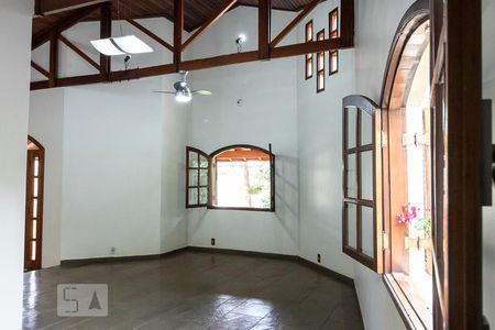Sala de casa para alugar com 3 quartos, 231m² em Ribeirânia, Ribeirão Preto