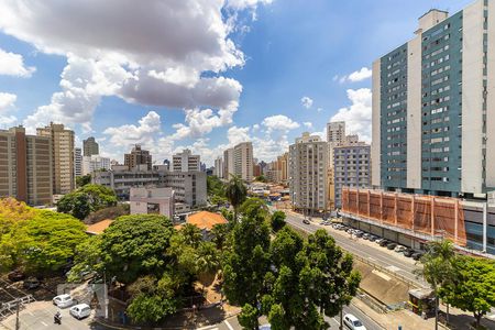 Vista da sala de apartamento para alugar com 1 quarto, 50m² em Vila Itapura, Campinas