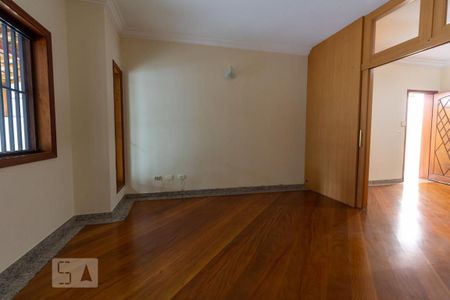 Sala de TV de casa à venda com 4 quartos, 250m² em Jardim Peri Peri, São Paulo