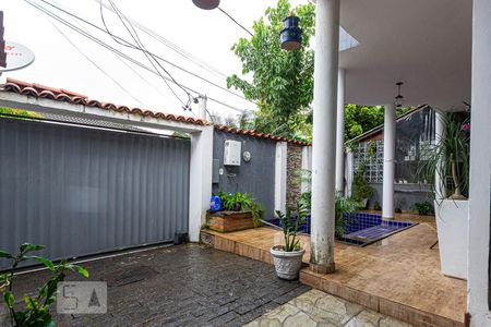 Entrada de casa de condomínio para alugar com 4 quartos, 170m² em Vargem Pequena, Rio de Janeiro