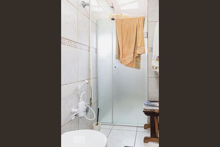 Casa à venda com 200m², 3 quartos e 2 vagas Casa à venda com 200m², 3 quartos e 2 vagasBanheiro da Suíte