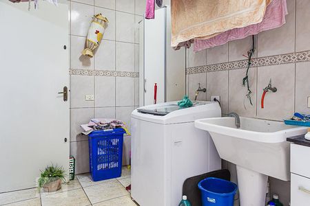 Casa à venda com 200m², 3 quartos e 2 vagas Casa à venda com 200m², 3 quartos e 2 vagasÁrea de Serviço