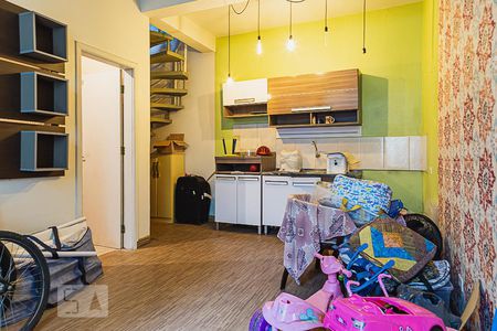 Casa à venda com 200m², 3 quartos e 2 vagas Casa à venda com 200m², 3 quartos e 2 vagasEdícula - Sala e Cozinha