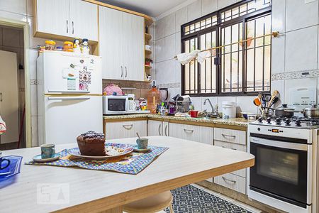 Casa à venda com 200m², 3 quartos e 2 vagas Casa à venda com 200m², 3 quartos e 2 vagasCozinha