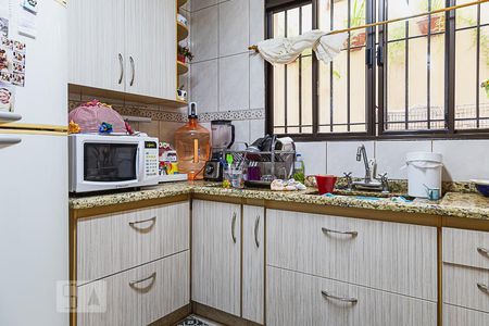 Casa à venda com 200m², 3 quartos e 2 vagas Casa à venda com 200m², 3 quartos e 2 vagasCozinha