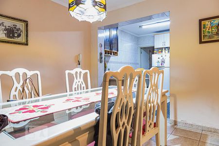 Casa à venda com 200m², 3 quartos e 2 vagas Casa à venda com 200m², 3 quartos e 2 vagascopa/Sala de Jantar