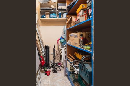 Casa à venda com 200m², 3 quartos e 2 vagas Casa à venda com 200m², 3 quartos e 2 vagasEdícula - Dispensa