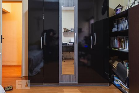 Casa à venda com 200m², 3 quartos e 2 vagas Casa à venda com 200m², 3 quartos e 2 vagasDormitório 1