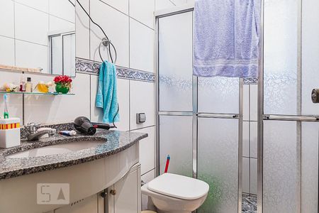 Casa à venda com 200m², 3 quartos e 2 vagas Casa à venda com 200m², 3 quartos e 2 vagasBanheiro