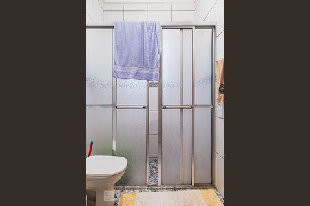 Casa à venda com 200m², 3 quartos e 2 vagas Casa à venda com 200m², 3 quartos e 2 vagasBanheiro