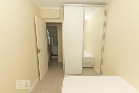 Quarto 2 de apartamento à venda com 3 quartos, 77m² em Vila Ipiranga, Porto Alegre