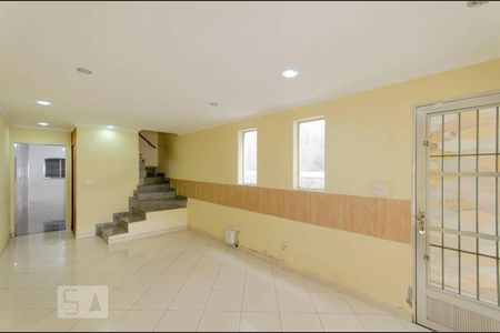 Casa à venda com 140m², 3 quartos e 2 vagasSala