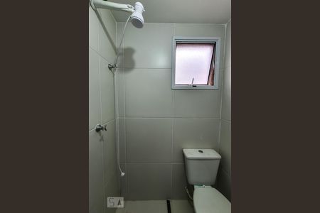 Banheiro de kitnet/studio para alugar com 1 quarto, 27m² em Sé, São Paulo