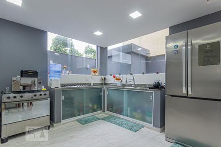 Cozinha de casa de condomínio para alugar com 2 quartos, 370m² em Vargem Grande, Rio de Janeiro