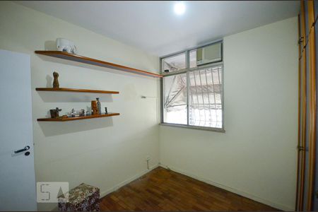 Quarto 1 de apartamento para alugar com 3 quartos, 140m² em Icaraí, Niterói