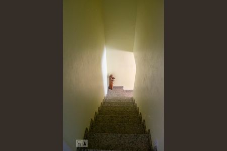 ESCADAS de casa à venda com 4 quartos, 165m² em Santana, São Paulo