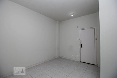 Studio de kitnet/studio para alugar com 1 quarto, 21m² em Catete, Rio de Janeiro