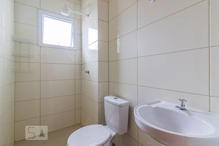 Banheiro de apartamento à venda com 2 quartos, 47m² em Aberta dos Morros, Porto Alegre