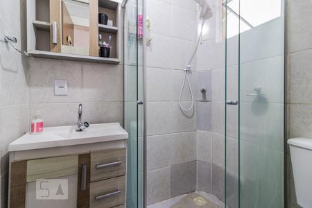 Banheiro de apartamento para alugar com 2 quartos, 39m² em Aberta dos Morros, Porto Alegre