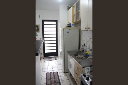 Cozinha de apartamento para alugar com 2 quartos, 50m² em Jardim Santa Terezinha (zona Leste), São Paulo