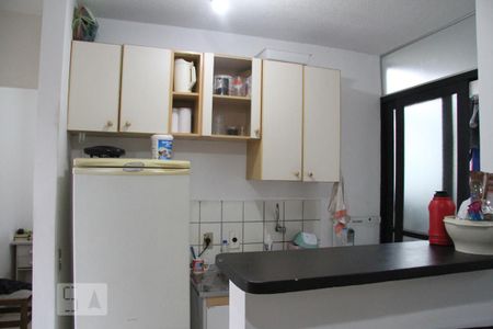 Cozinha de apartamento para alugar com 2 quartos, 50m² em Jardim Santa Terezinha (zona Leste), São Paulo