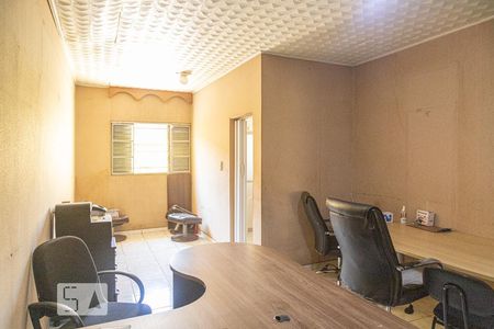 Sala de casa para alugar com 2 quartos, 280m² em Vila Dalila, São Paulo