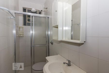 Banheiro de apartamento à venda com 1 quarto, 36m² em Bonfim, Porto Alegre