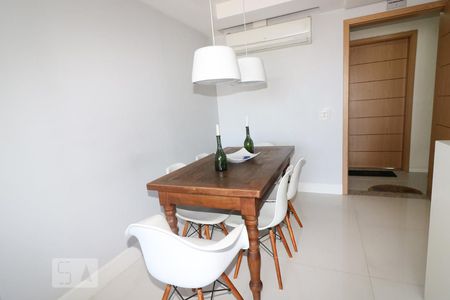 Sala de apartamento para alugar com 1 quarto, 62m² em Passo da Areia, Porto Alegre