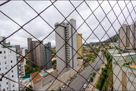 Sala - Vista de apartamento à venda com 4 quartos, 176m² em Belvedere, Belo Horizonte
