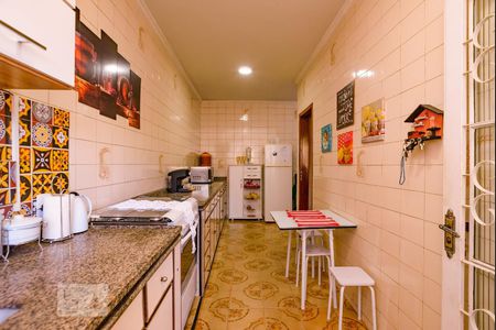 Cozinha 1 de casa à venda com 2 quartos, 270m² em Heliópolis, Belo Horizonte