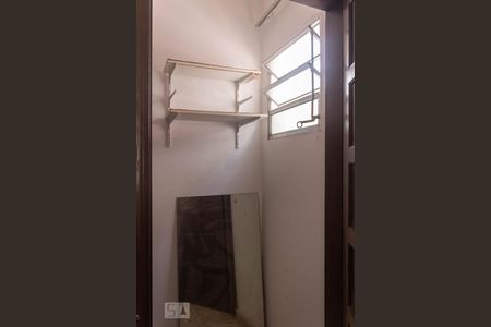 Edícula de casa à venda com 4 quartos, 250m² em Jardim Cidália, São Paulo