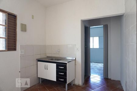 Sala/Cozinha de casa para alugar com 1 quarto, 35m² em Vila Buenos Aires, São Paulo