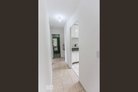 Corredor de apartamento para alugar com 3 quartos, 55m² em Jardim Jaqueline, São Paulo